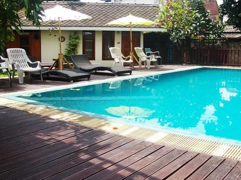 Smile House Guesthouse Chiang Mai Extérieur photo